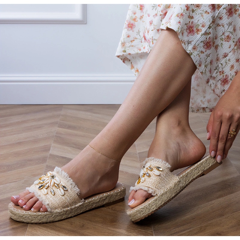 Beige espadrilles s skořápkami béžový 1