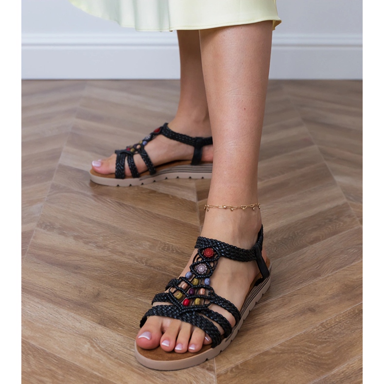 Černé pletené sandály zdobené korálky černá 1