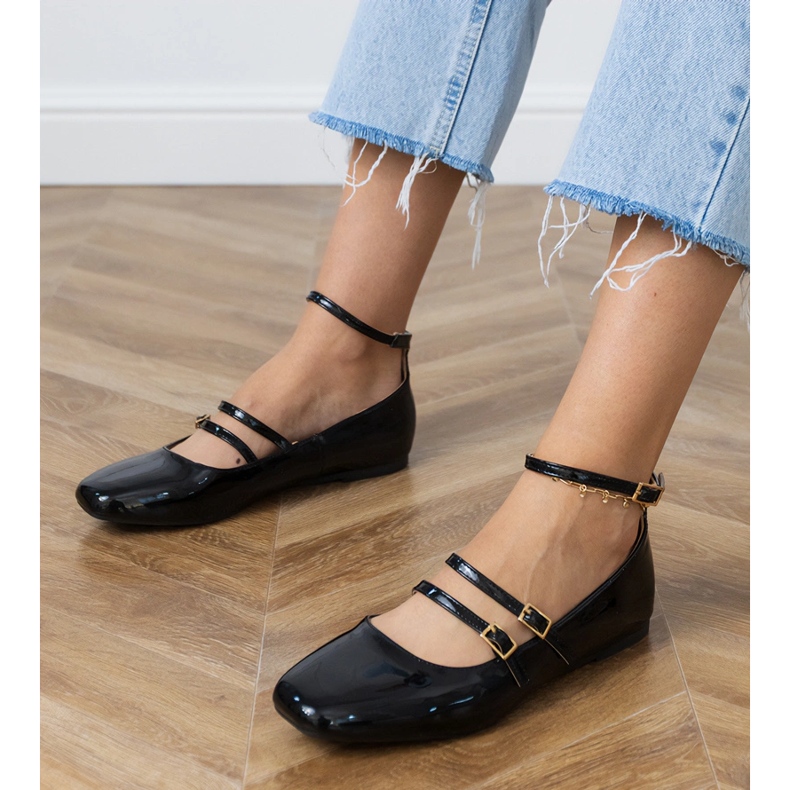 Černé baleríny jsou rozptýlené spony černý 1