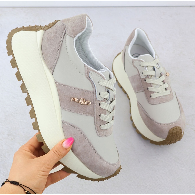 Kožené sportovní boty na silné platformě Beige Filippo DP6785 béžový 1