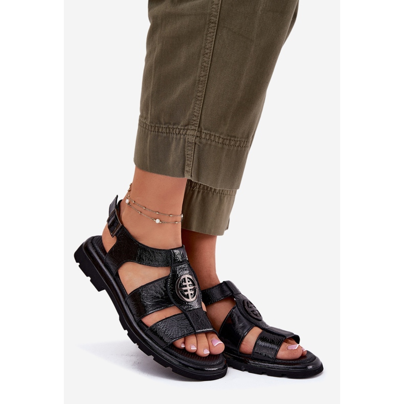 Dámské kožené sandály jsou valené s dekorativními detaily artiker 56c0691 černé černá 1 Dámské kožené sandály jsou valené s dekorativními detaily artiker 56c0691 černé černá 1