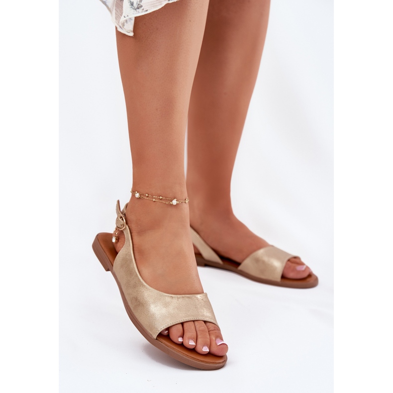 EVento Dámské sandály s plochou zlatý 2 EVento Dámské sandály s plochou zlatý 2