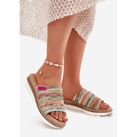 Dámské žabky s vícebarevným klínem zakrytému klínem 1 Dámské žabky s vícebarevným klínem zakrytému klínem 1