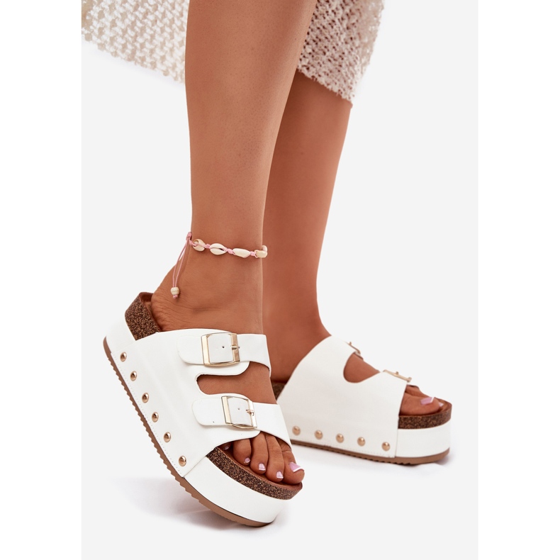 Dámské žabky s spony na masivní platformě bílé bílý 2 Dámské žabky s spony na masivní platformě bílé bílý 2
