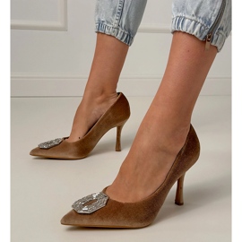 Béžová čerpadla na špendlíku se zirkony béžový 1 Béžová čerpadla na špendlíku se zirkony béžový 1