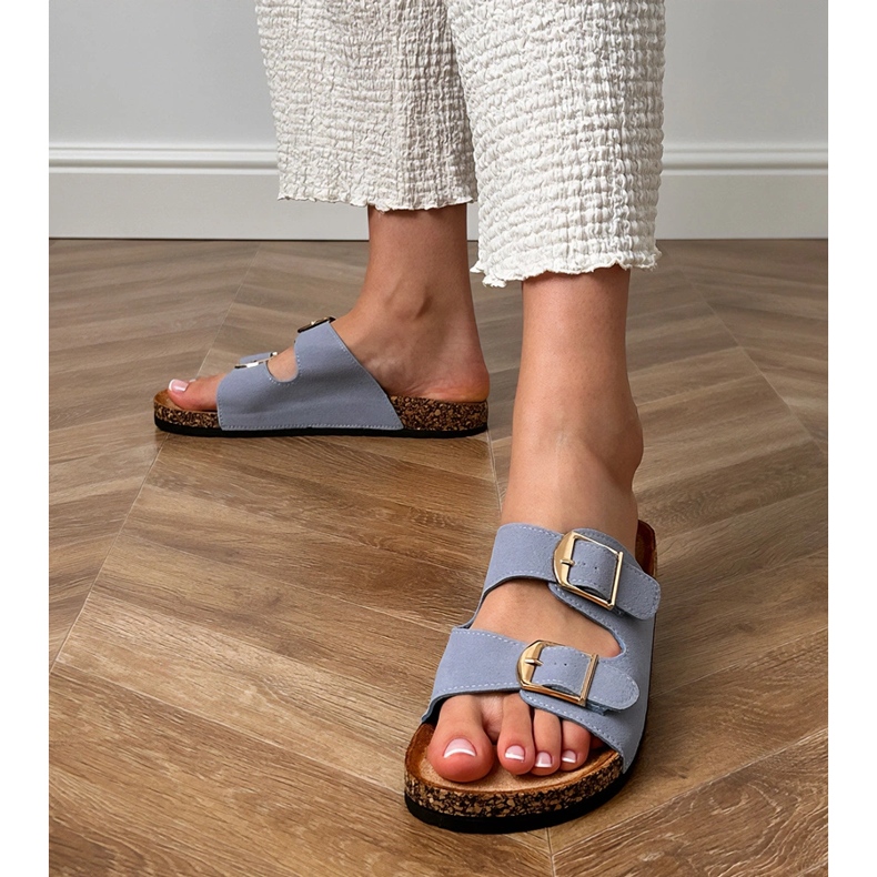 Modré žabky se svorkami na korku modrý 1 Modré žabky se svorkami na korku modrý 1