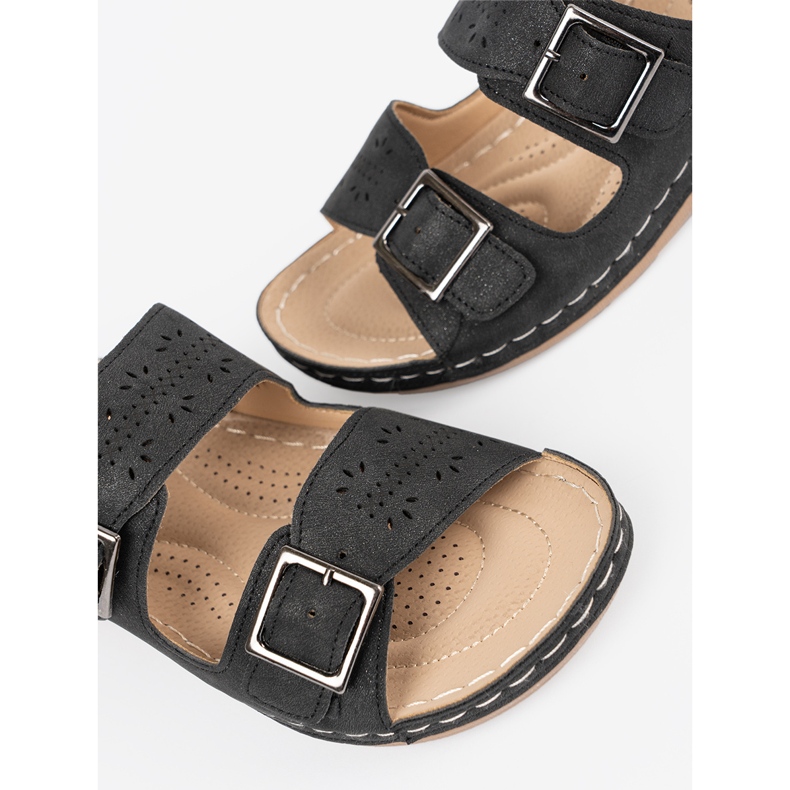 Seastar Pantofle na nízkém klínu s černými svorkami černá 1