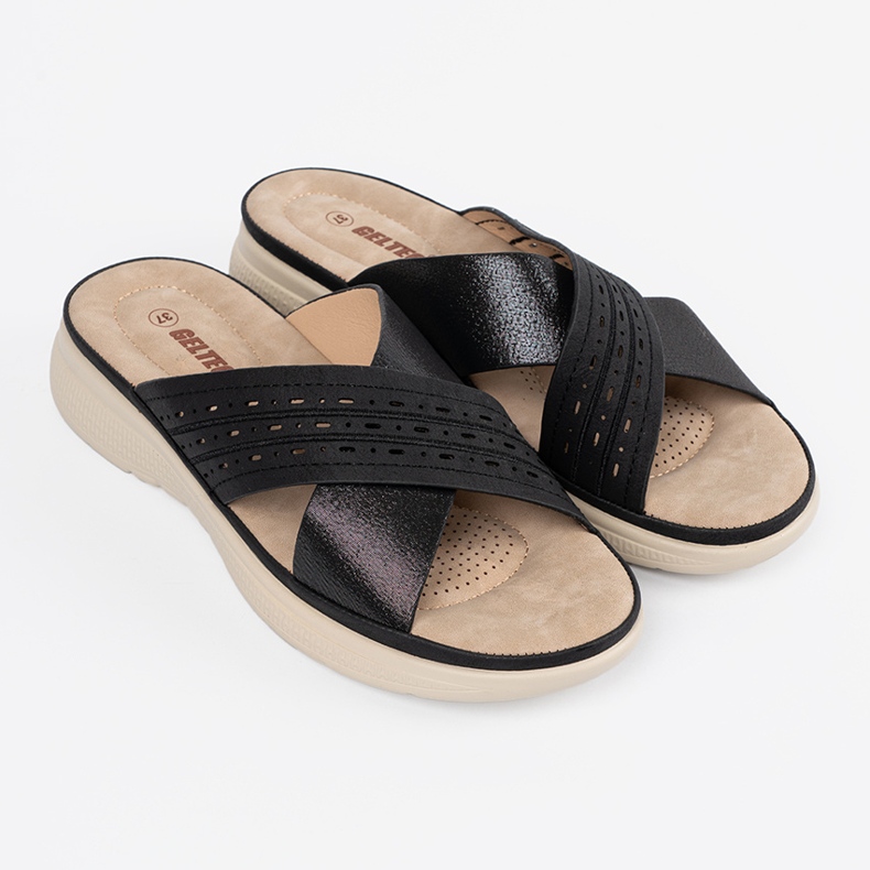 Černé pantofle na platformě černá 1