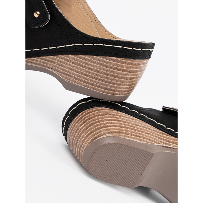 Černé pantofle na klínku černý 1