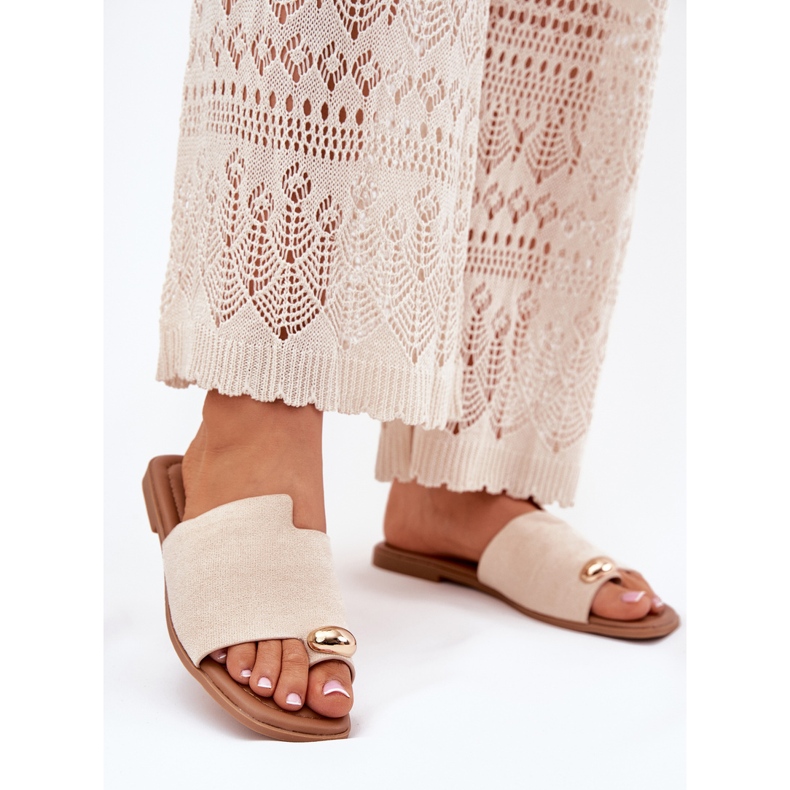 Ploché ženské žabky se zlatými detaily béžové béžový 2