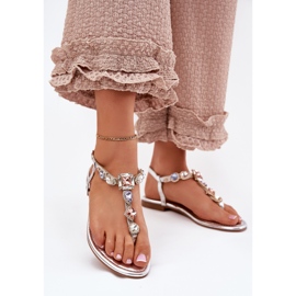 Dámské sandály s plochou se stříbrnými krystaly 2