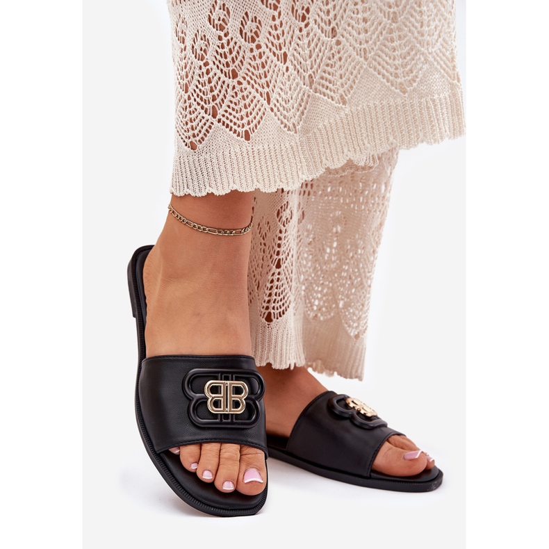 Ploché dámské žabky s dekorativními detaily černé černá 1 Ploché dámské žabky s dekorativními detaily černé černá 1