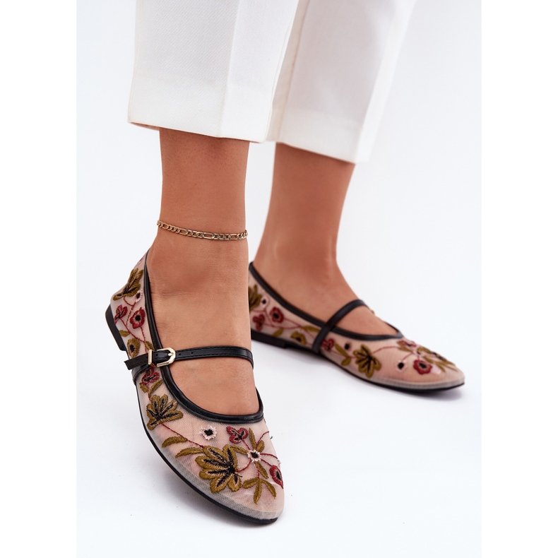 Baleríny s výšivkou a řemenem černou černý 2