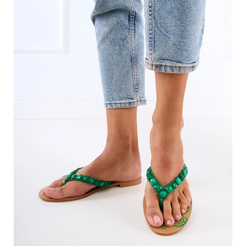 Zelené žabky zdobené oblázky zelená 1