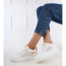 Bílé tenisky se zlatými vložkami na platformě bílý 2 Bílé tenisky se zlatými vložkami na platformě bílý 2