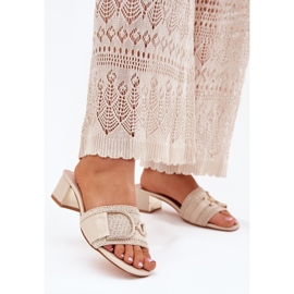 Dámské vysoké podpatky s dekorativním detailem béžové béžový 2 Dámské vysoké podpatky s dekorativním detailem béžové béžový 2