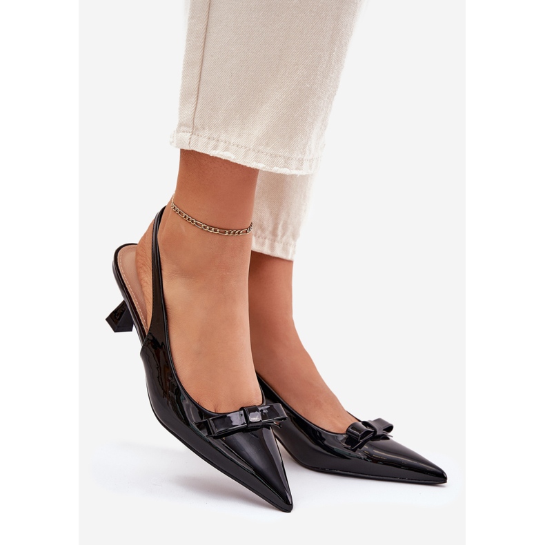 Malované sandály na vysoké patě s černým lukem černá 1