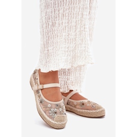 Mesh espadrilles s výšivkou na béžové platformě béžový 1