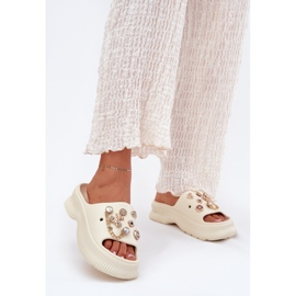 Dámské pěnové žabky se zlatými kolíky Light Beggar béžový 2 Dámské pěnové žabky se zlatými kolíky Light Beggar béžový 2