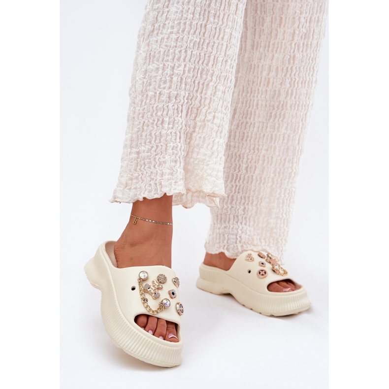 Dámské pěnové žabky se zlatými kolíky Light Beggar béžový 2 Dámské pěnové žabky se zlatými kolíky Light Beggar béžový 2