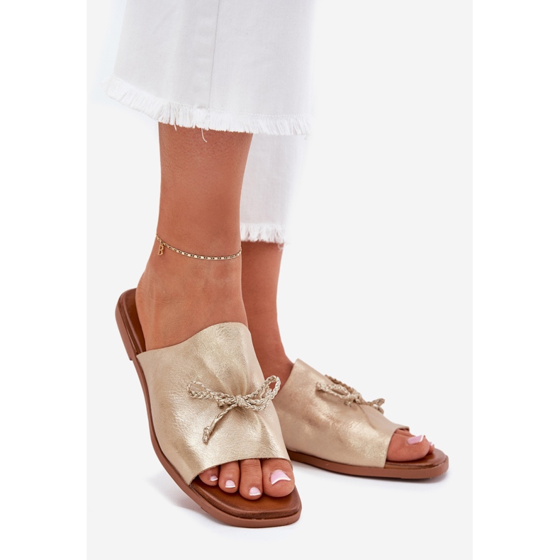 EVento Flip Flip Flip Flip Flip Flip Flip Flip Flip s dekorativním zlatým vazbou 1