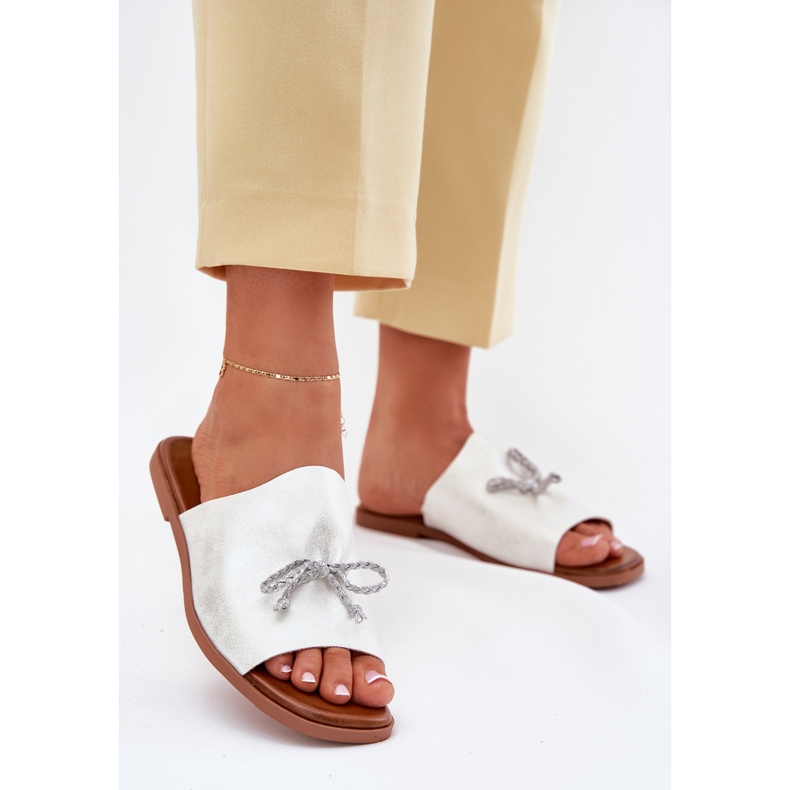 EVento Flip Flip Flip Flip Flip Flip Flip Flops s dekorativním stříbrným vázáním 2