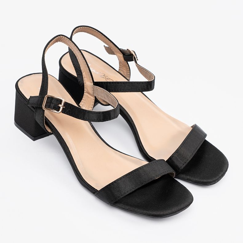 Shelvt Černé sandály na sloupku černá 1