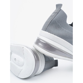 Šedá sportovní bota ve tvaru 2 Šedá sportovní bota ve tvaru 2