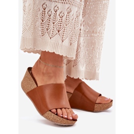 Zazoo 40291 Kožená dámská pantofle na korkových hnědých klínech 1 Zazoo 40291 Kožená dámská pantofle na korkových hnědých klínech 1