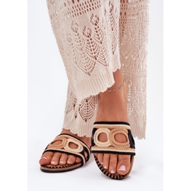 Háčkování dámského bytu s černou plochou černý 2