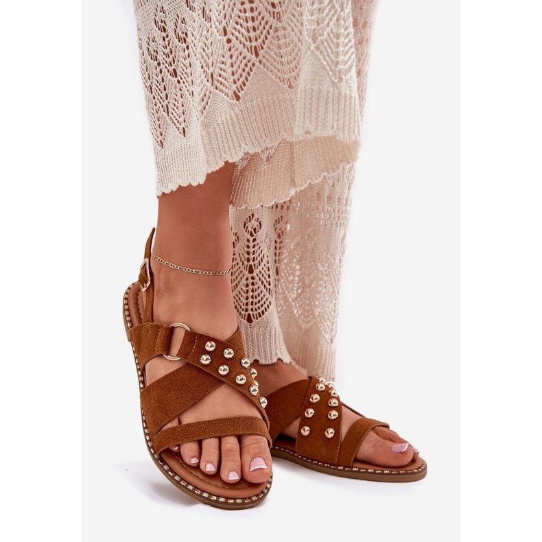 Dámské sandály s plochou s velbloudími zlatými cvočky hnědý 1 Dámské sandály s plochou s velbloudími zlatými cvočky hnědý 1