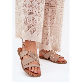 Dámské sandály s plochou se zlatými čepy béžové béžový 2 Dámské sandály s plochou se zlatými čepy béžové béžový 2