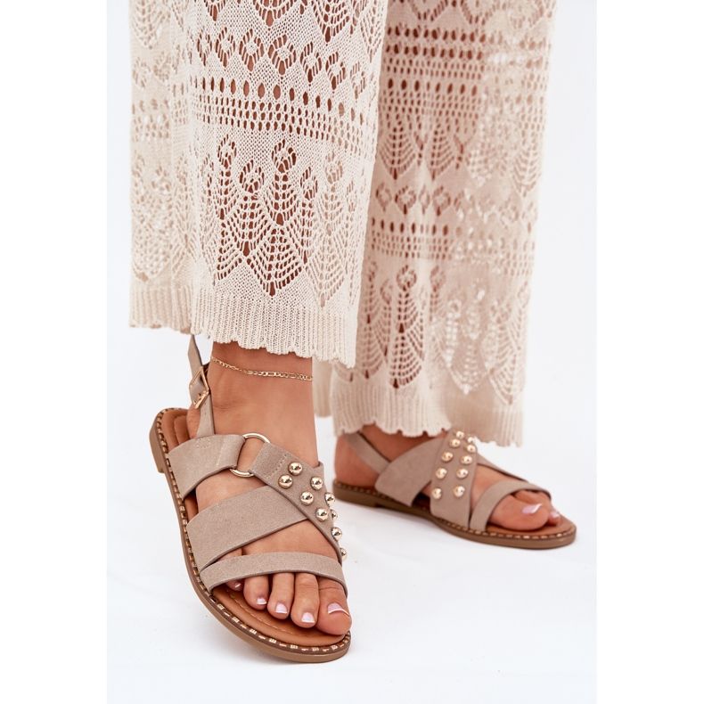 Dámské sandály s plochou se zlatými čepy béžové béžový 2 Dámské sandály s plochou se zlatými čepy béžové béžový 2