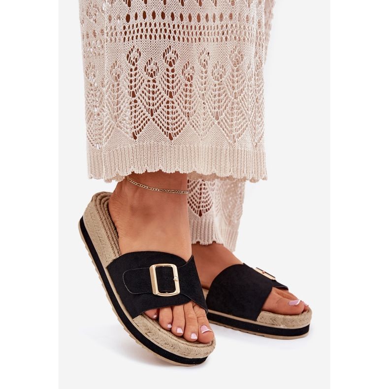 Dámské žabky na plošině se zlatou svorkou černou černá 1 Dámské žabky na plošině se zlatou svorkou černou černá 1