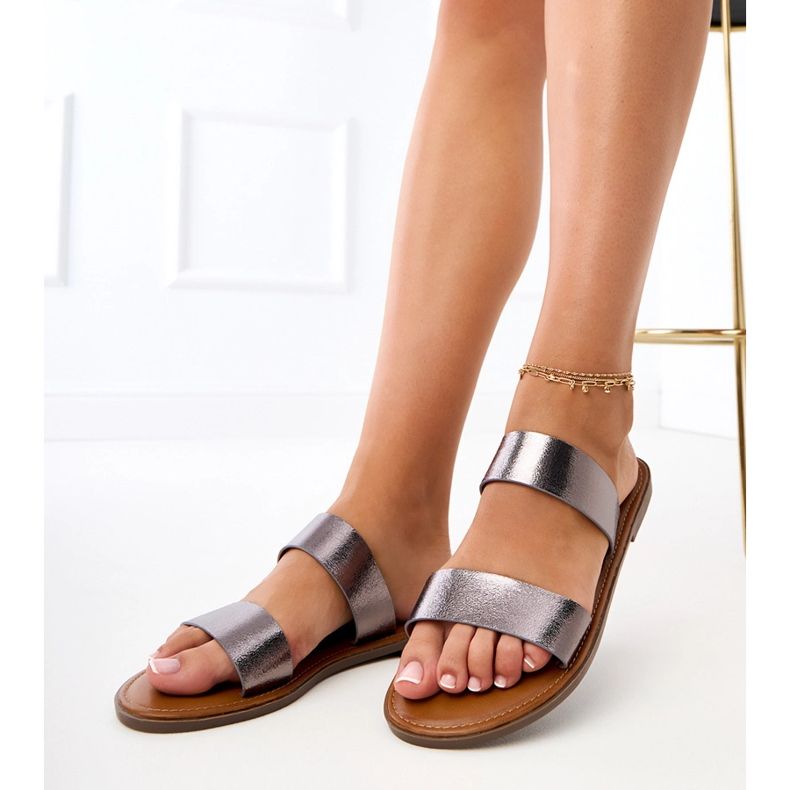 Šedé ženské pantofle s pruhy šedá 1