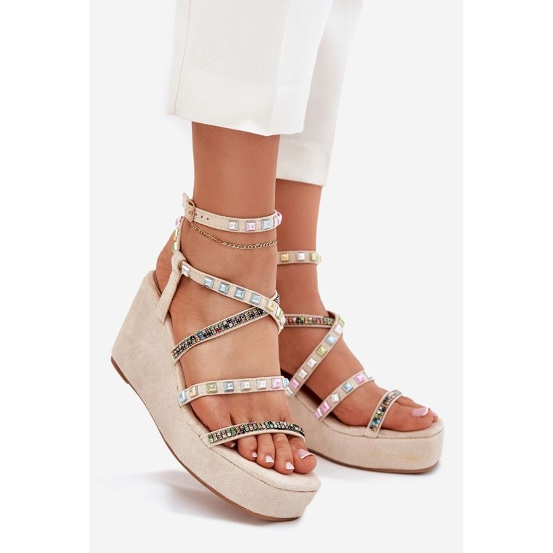 Dámské sandály pro klín s dekorací na pruhy béžové béžový 1