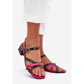 Dámské kožené sandály na příspěvku s pruhy Maciejka 06959-39 Fuksja růžový 1