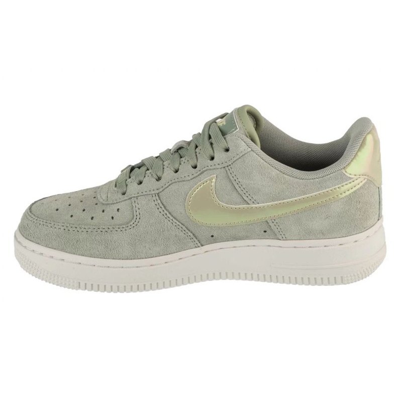 Nike Air Force 1 07 SE v HJ4401-300 zelený 1