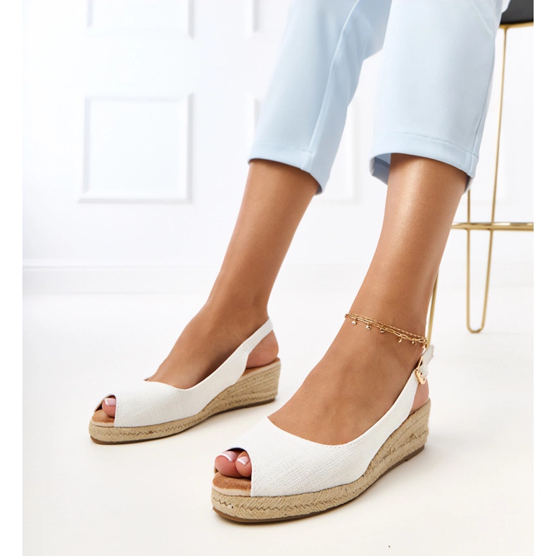 Bílé sandály espadrilu na klínu Nevarek bílý 1