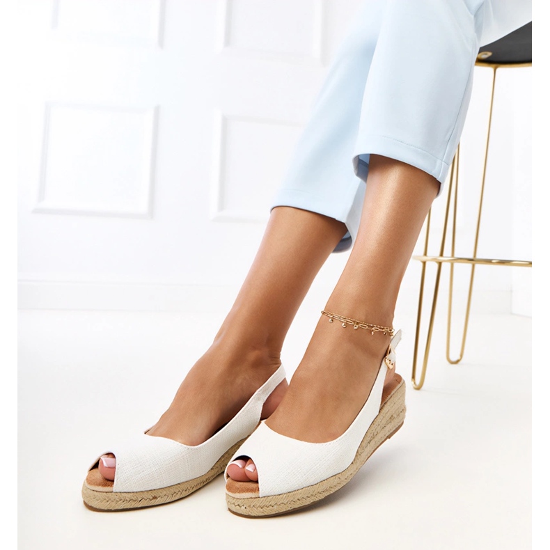 Bílé sandály espadrilu na klínu Nevarek bílý 2