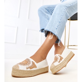Bílá Espadrilles s výšivkou na platformě Lorin bílý 2