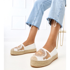 Bílá Espadrilles s výšivkou na platformě Lorin bílý 1