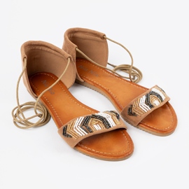 Shelvt Hnědé Rumuni s barevnými korálky hnědý 1 Shelvt Hnědé Rumuni s barevnými korálky hnědý 1