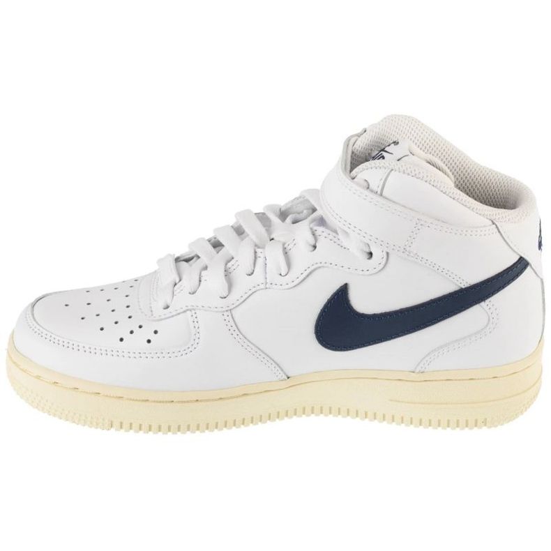 Nike Air Force 1 '07 Mid Shoes v DD9625-105 bílý 1