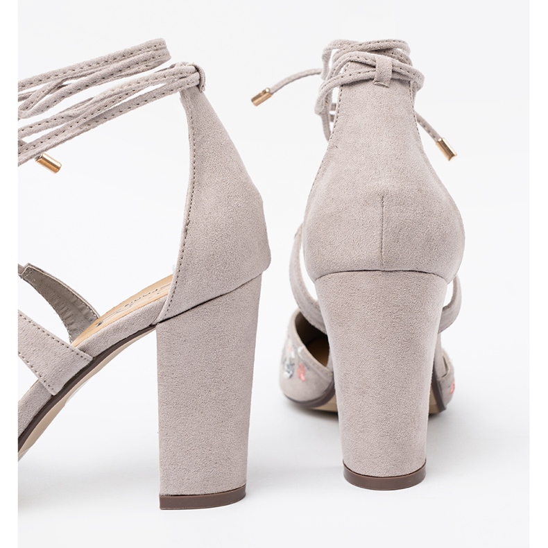 Shelvt Svázaná čerpadla s květinovým vzorem šedá 1