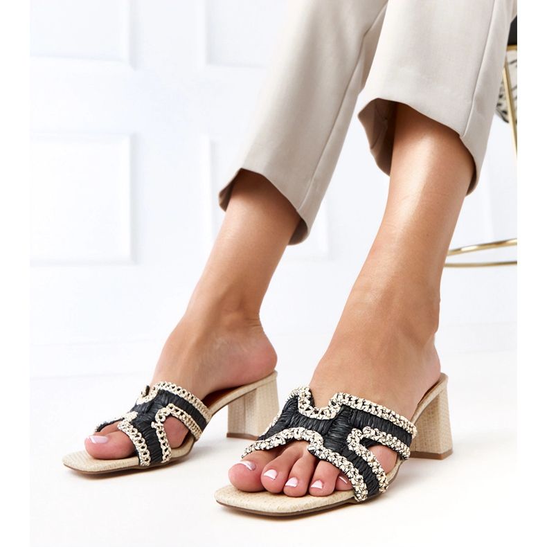 Black Crochet Blip Flip Flops on the Samita Post černý 1