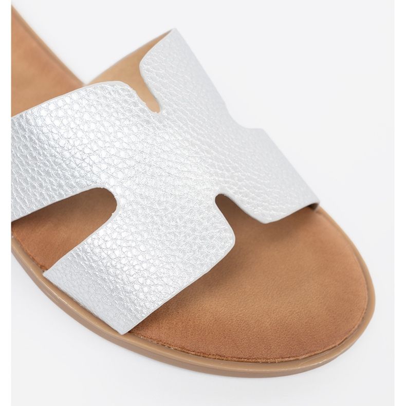 Shelvt Silver Dámské pantofle s výřezy stříbrný 1