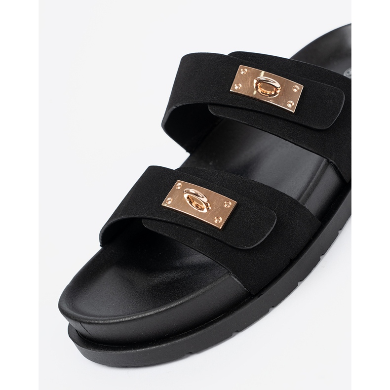 Shelvt Pantofle na platformě se zlatými detaily černá 1