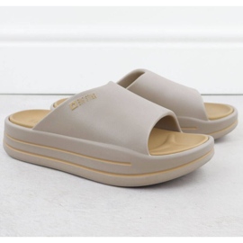 Pantofle na platformě Big Star v SS274424 INT2152A 2