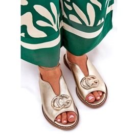 Laura Messi Ploché kožené sandály s dekorací Laury Messi 2865 Zlotys zlatý 3